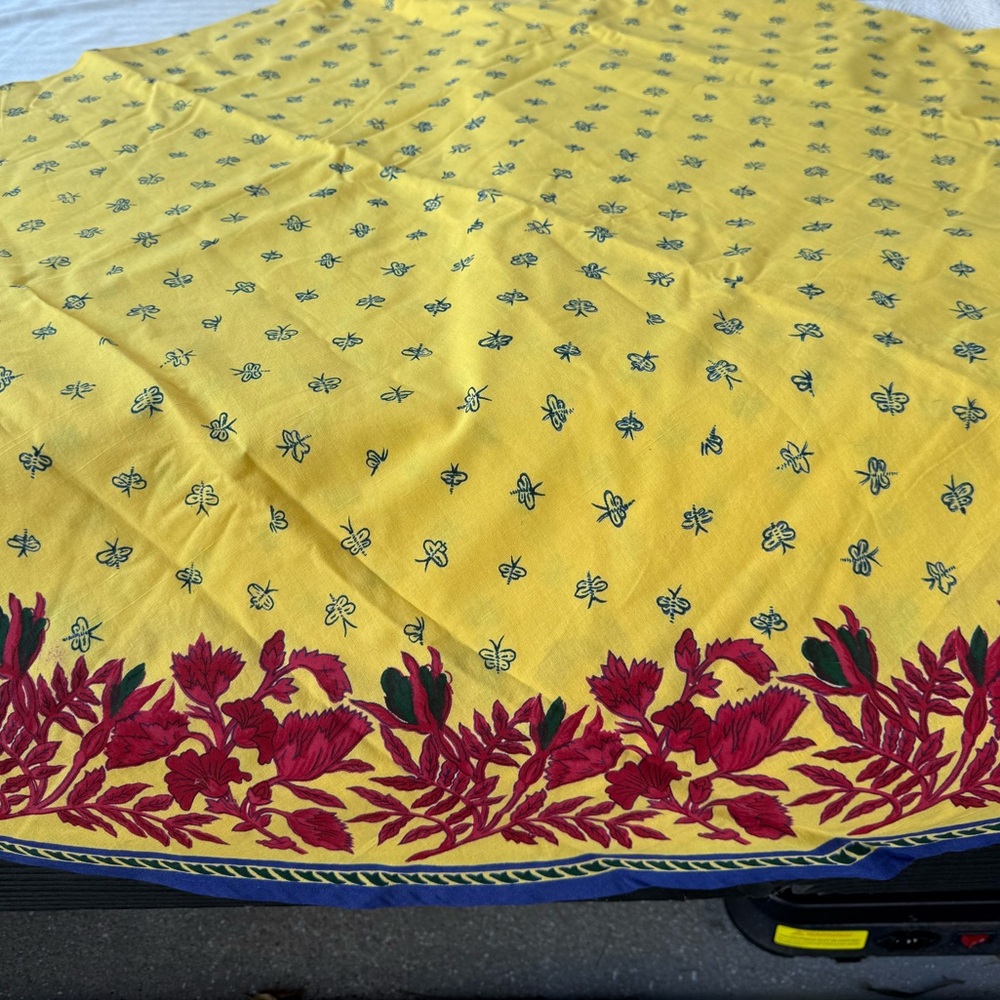 Williams Sonoma Provence Yellow Cotton tablecloth with Red and blueFloral Border
